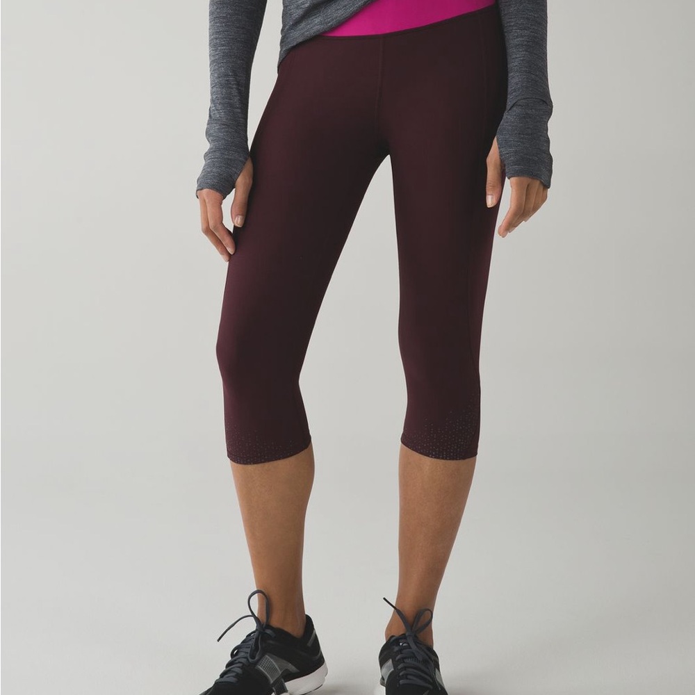 LULULEMON Tight Stuff Crop 6 Bordeaux Drama Raspberry Run